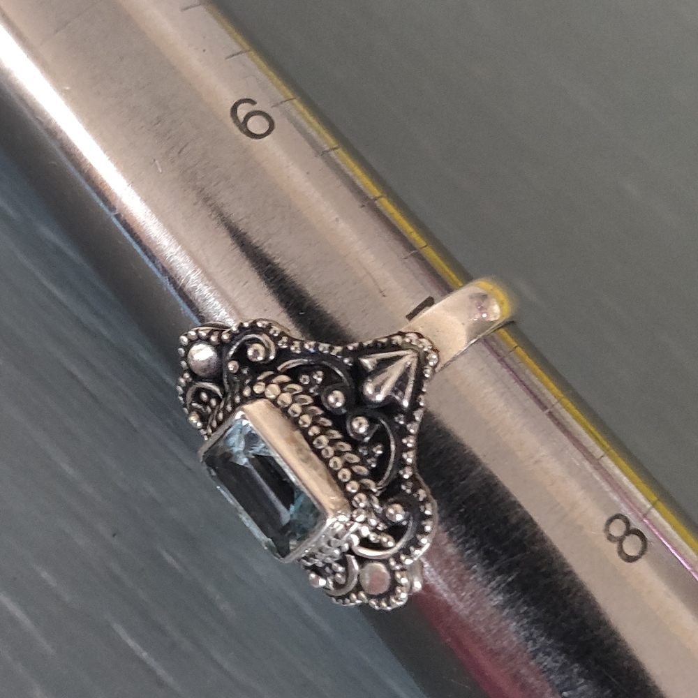 Blue Topaz Sterling Silver Ring - Picture 7 of 8